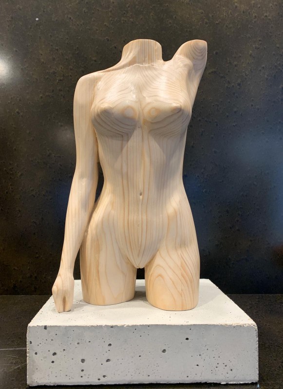 Escultura del artista Lee Forester - Standing female torso